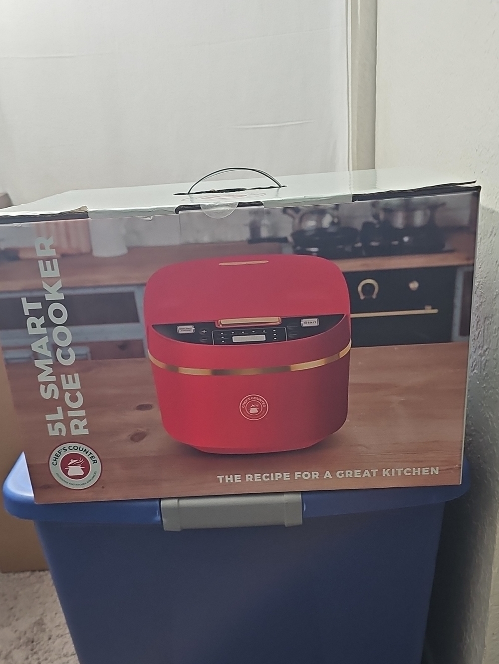 Smart Rice Cooker in Red with Gold Trim